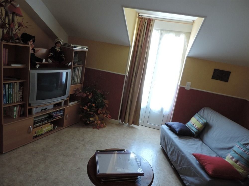 Auberge De La Normandie Junhac Zewnętrze zdjęcie